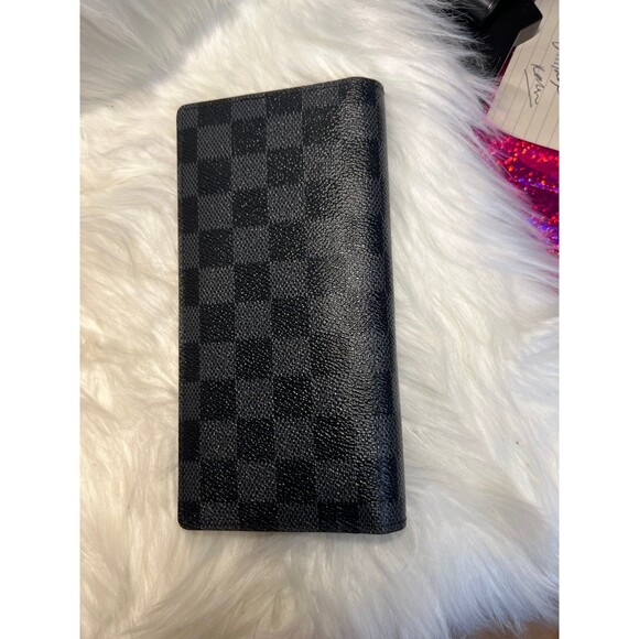 Louie Vuitton Brazza wallet in Damier Graphite coated canvas. With COA MSRP $710 - Picture 3 of 10